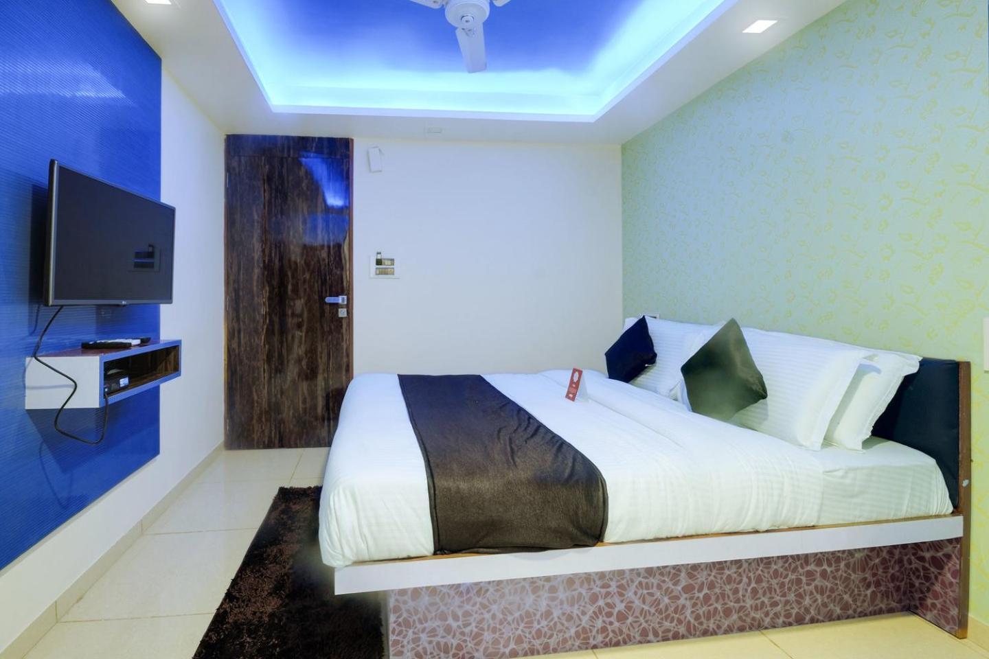 Hotel Hillton Гандинагар Екстериор снимка