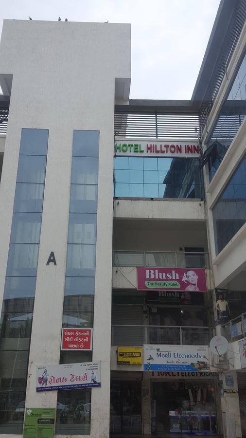 Hotel Hillton Гандинагар Екстериор снимка