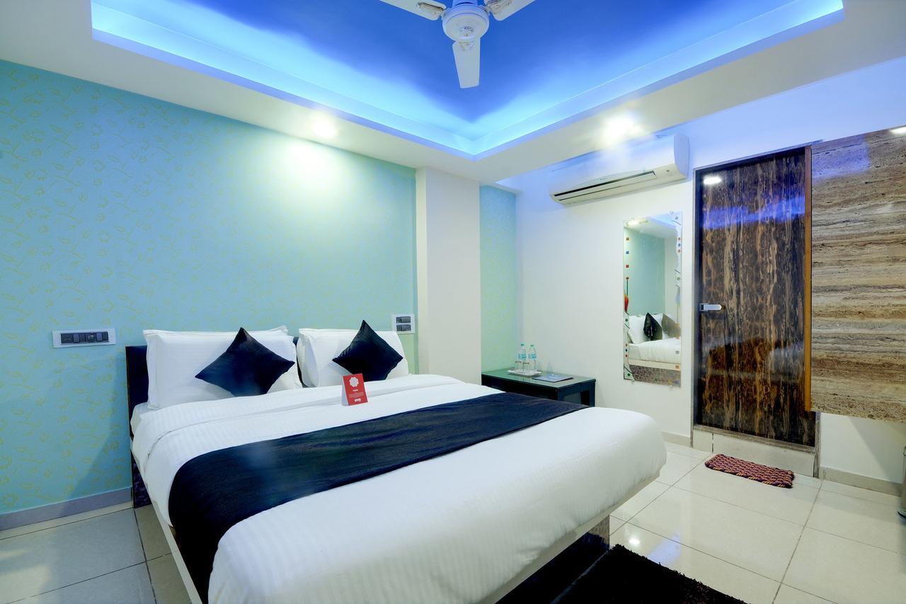Hotel Hillton Гандинагар Екстериор снимка
