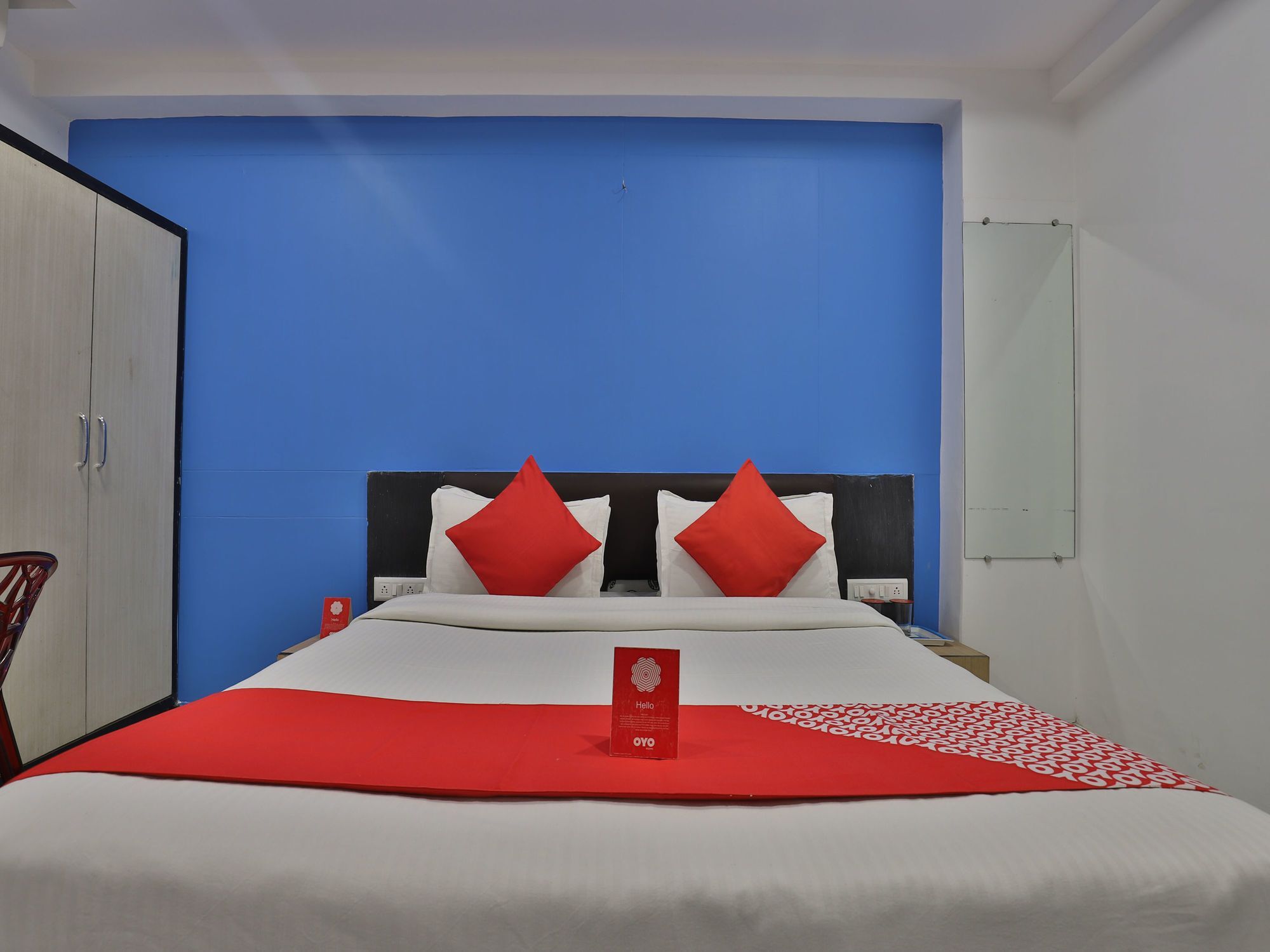 Hotel Hillton Гандинагар Екстериор снимка