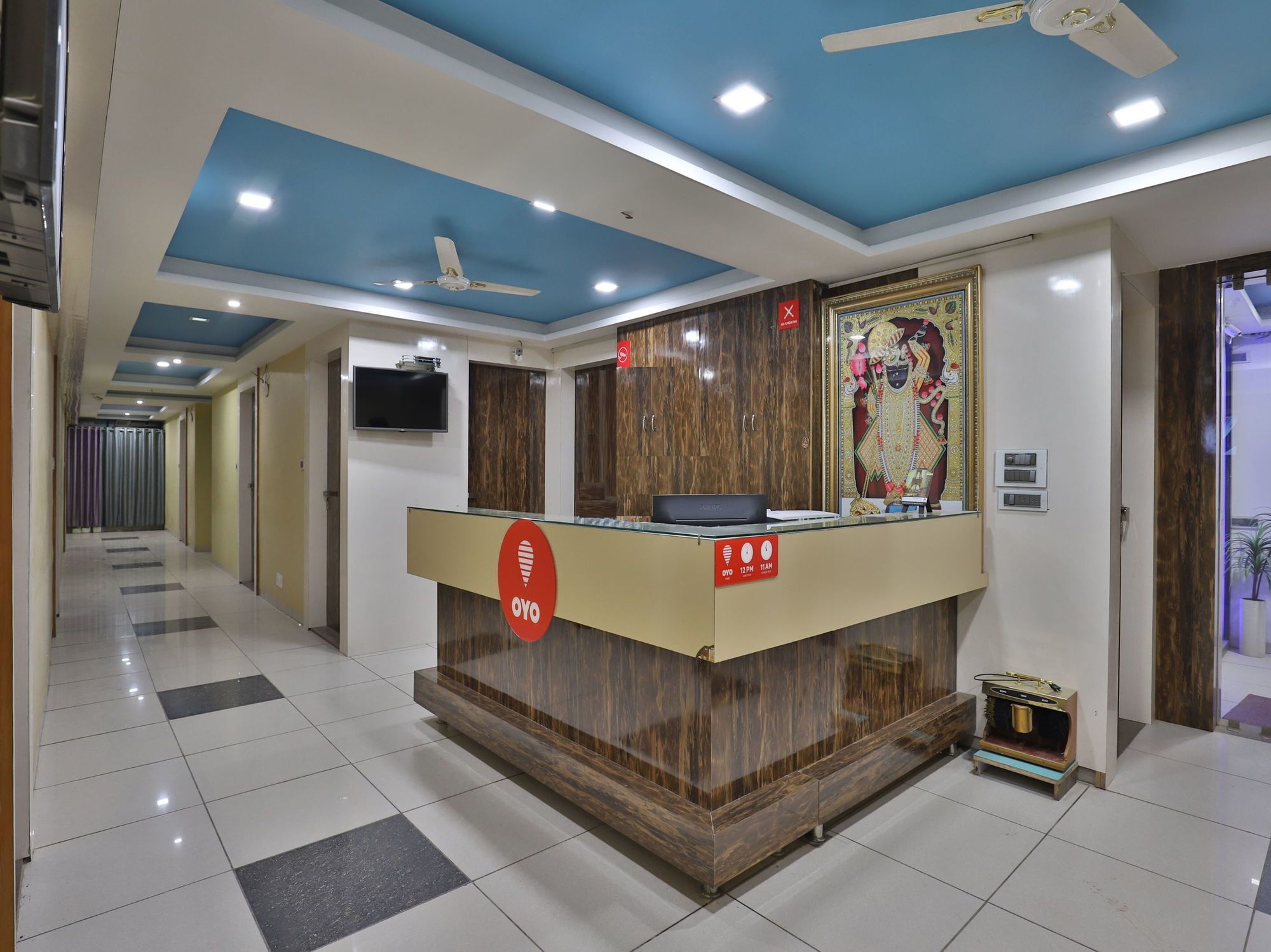Hotel Hillton Гандинагар Екстериор снимка